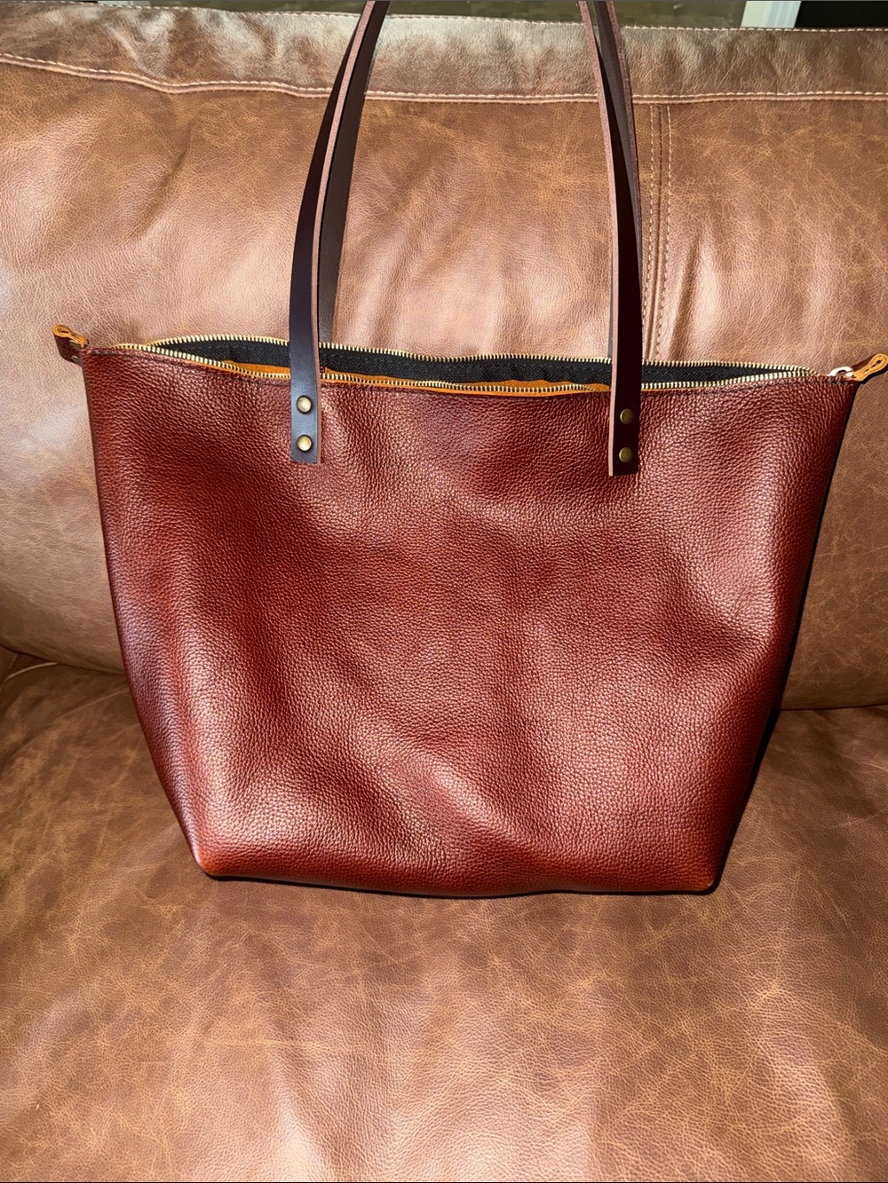 Like New Portland Leather Large zippered Tote pebbled Nutmeg